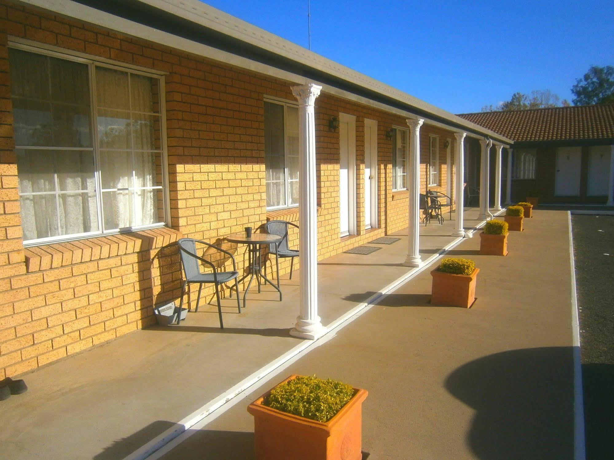 Aaron Inn Motel ナラブライ エクステリア 写真