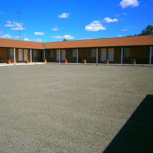 Aaron Inn Motel ナラブライ エクステリア 写真